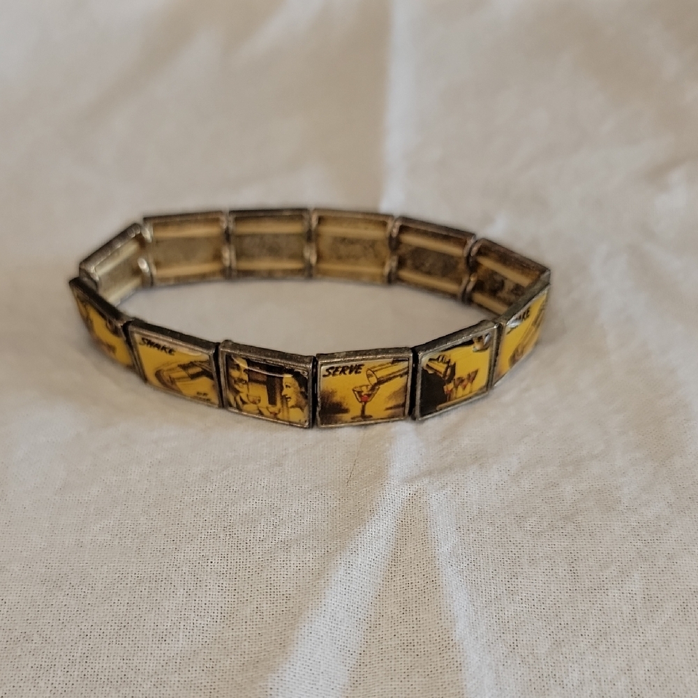 Vintage Comic Strip Stretch Bracelet 1/2in Squares - Picture 1 of 3